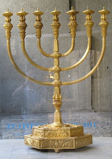 temple-menorah